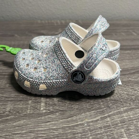 New Crocs Kids Clogs - Picture 6 of 6